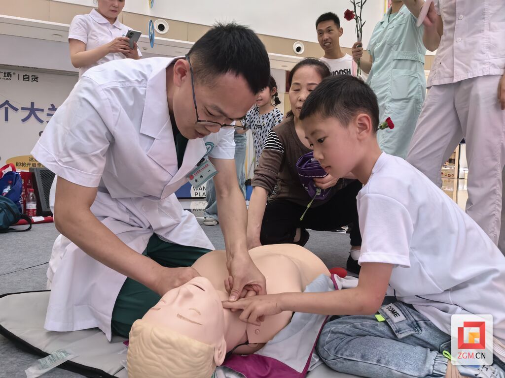 自贡市第一人民医院开展国际护士节系列活动-3.jpg