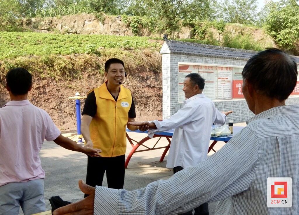 2024年“健身气功进农村”系列体育公益活动在荣县双石镇启动-2.jpg
