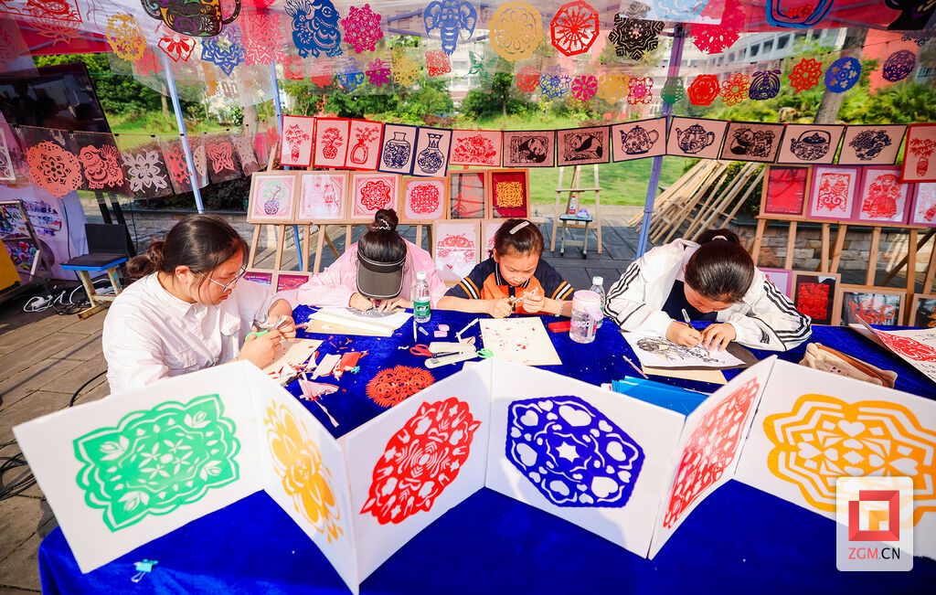 亮点纷呈！富顺县举行首届中小学劳动教育成果展示暨劳动技能大赛-3.jpg
