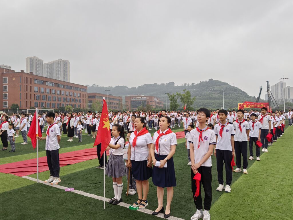 满怀豪情迎六一 他们今天光荣入队啦！-3.jpg