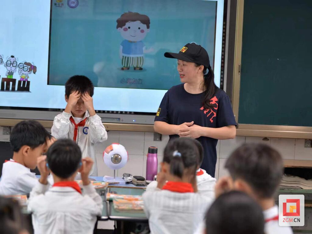 “致美四川·健康自贡·脸盆计划”项目走进学校 为1100余名学生送健康-5.jpg