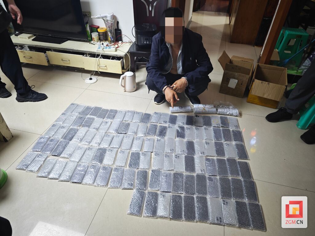 向刑警队长兜售“山寨”手表？自贡荣县警方顺藤摸瓜迅速出击——-3.jpg