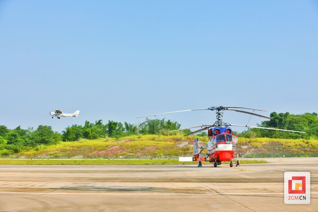 自贡航空产业园被授予“四川省航空应急救援自贡基地”-2.jpg