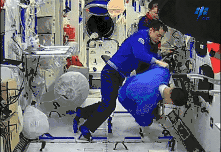 航天员在太空如何量体重？答：亿点点物理知识和科技手段-8.jpg