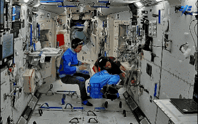 航天员在太空如何量体重？答：亿点点物理知识和科技手段-12.jpg