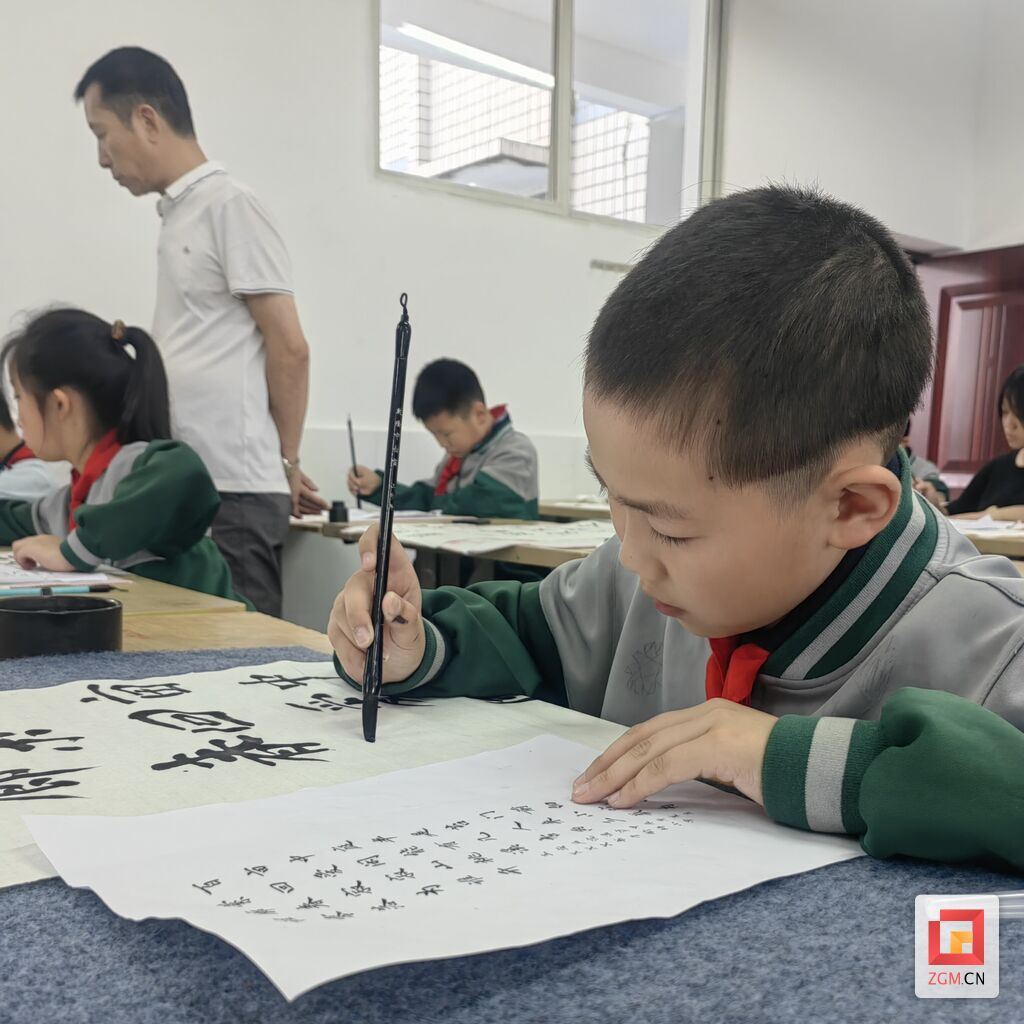 舒坪小学：诗意语文传经典 和雅少年绽芳华-2.jpg