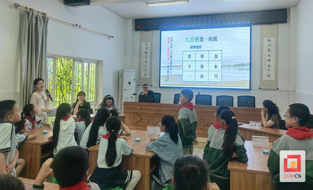 舒坪小学：诗意语文传经典 和雅少年绽芳华-3.jpg