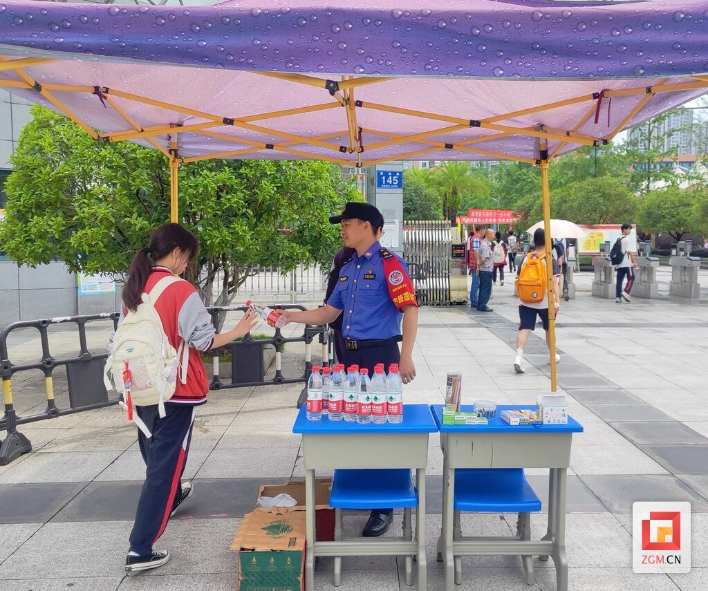你不是一个人在“战斗” | 自贡：志愿服务护航中考学子-1.jpg