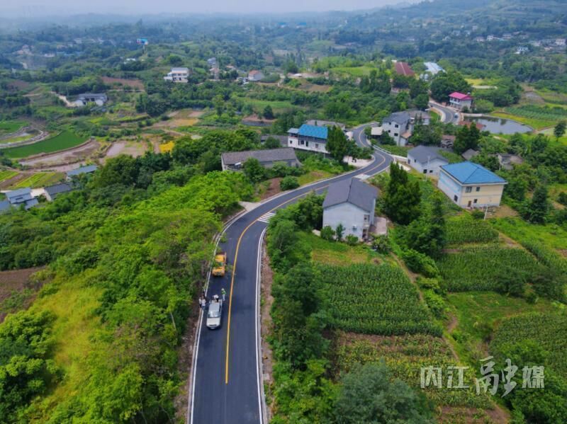 惠及800名村民！威远县这条幸福美丽乡村路建成通车-2.jpg