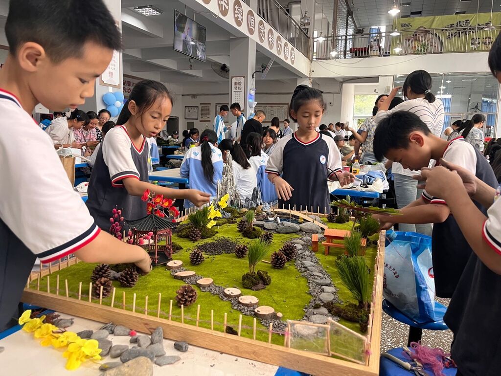 2024年荣县“文轩杯”中小学劳动教育成果展示暨师生劳动技能大赛举行-5.jpg
