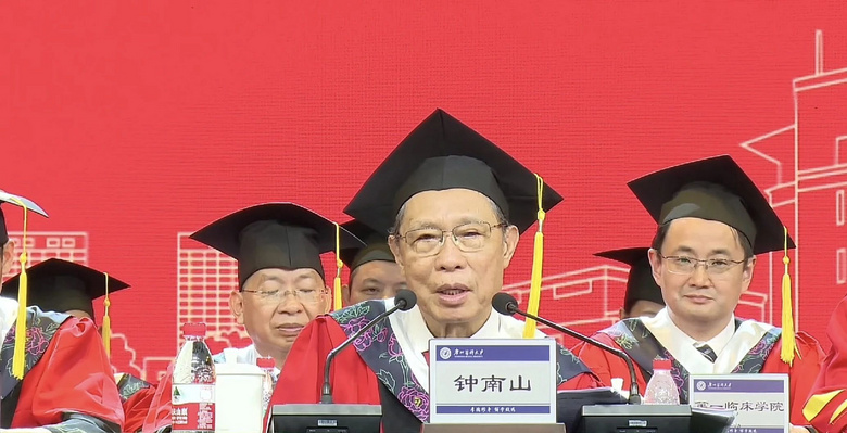钟南山回应健康传闻-1.jpg