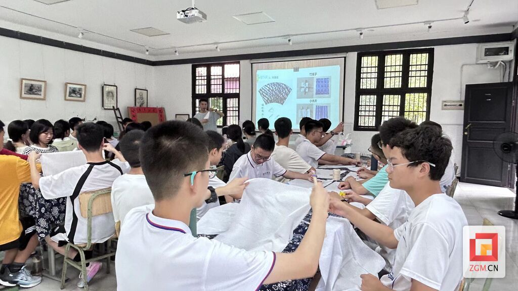涵盖9大学科衔接课程 蜀光中学高2024级清北夏令营开营-3.jpg