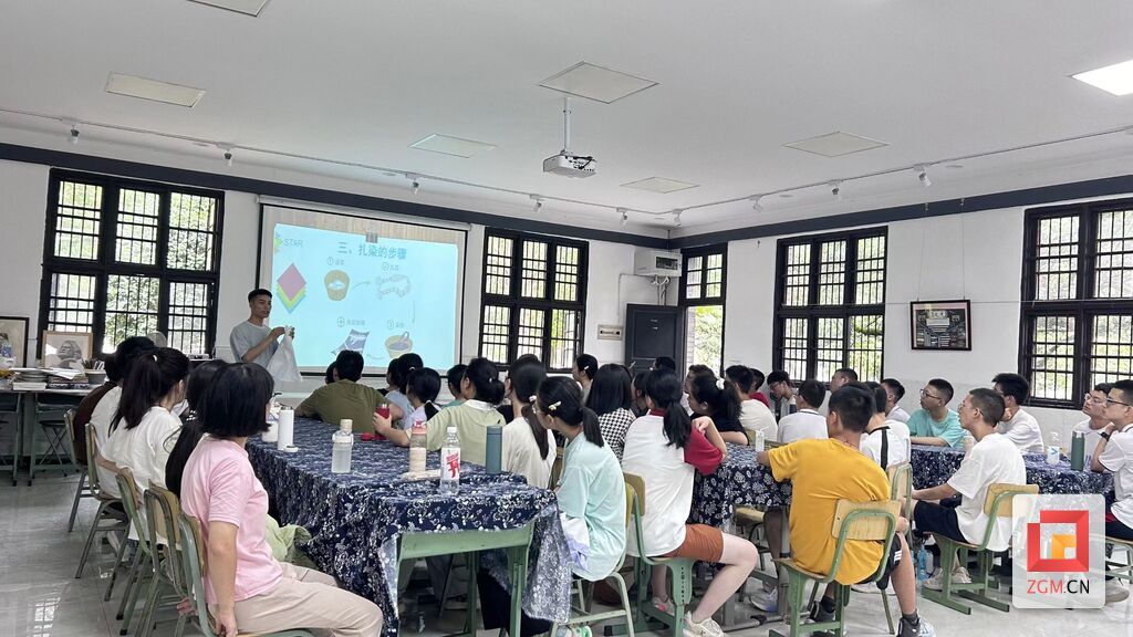 涵盖9大学科衔接课程 蜀光中学高2024级清北夏令营开营-4.jpg
