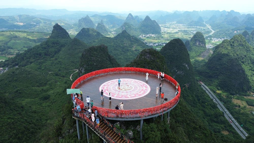 暑期旅游升温-17.jpg