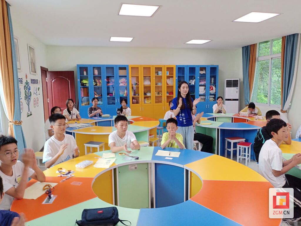 2024年“新月·蜀光”北师大夏令营在蜀光中学举行-3.jpg