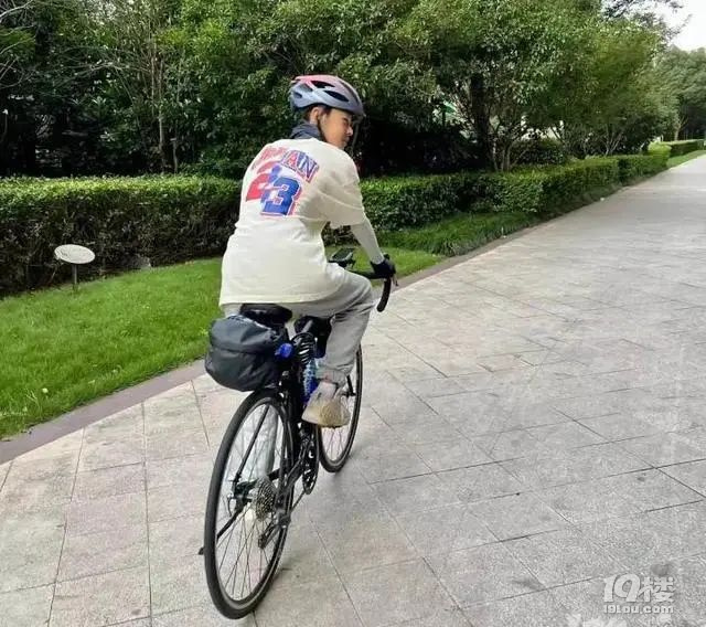 胆子大的！3名初中生冲上热搜！家长被质疑？网友吵翻-5.jpg