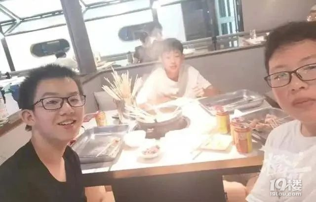 胆子大的！3名初中生冲上热搜！家长被质疑？网友吵翻-4.jpg