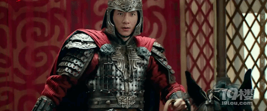 成龙新片，网友吵翻！导演此前请求“多多包容”-1.png