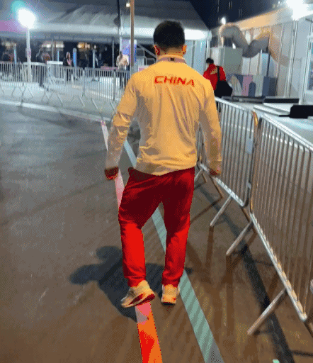 不止夺金一刻！这些超越竞技的瞬间，直抵人心-3.jpg