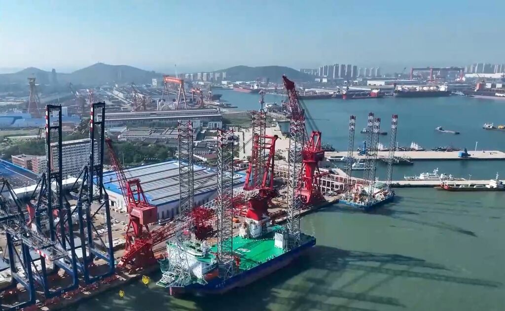 国内起升高度最高海上风电安装平台，今天交付！-1.jpg