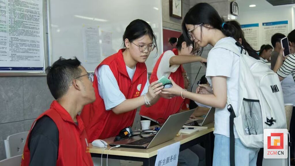 你好，新同学！四川轻化工大学开启“迎新季”-2.jpg