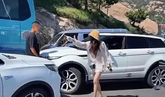 最新！逆行打人路虎女司机系普通村民，警方将再通报-1.jpg