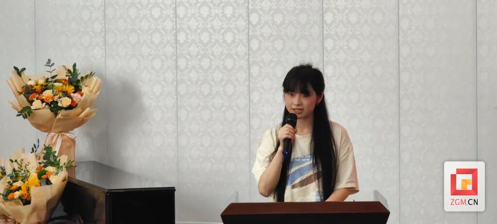 【盐都·师恩】致敬芳华 庚续薪火 田家炳中学举行退休教师“荣休仪式”-2.jpg