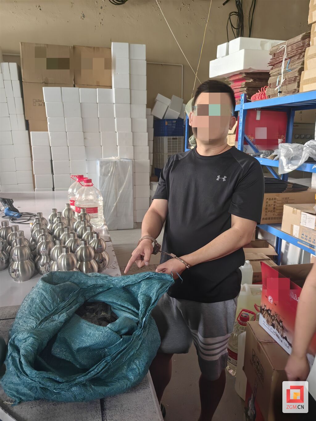 自贡市民买到假牛肉干？高新警方循线破获总案值600余万元的假牛肉干案-1.jpg