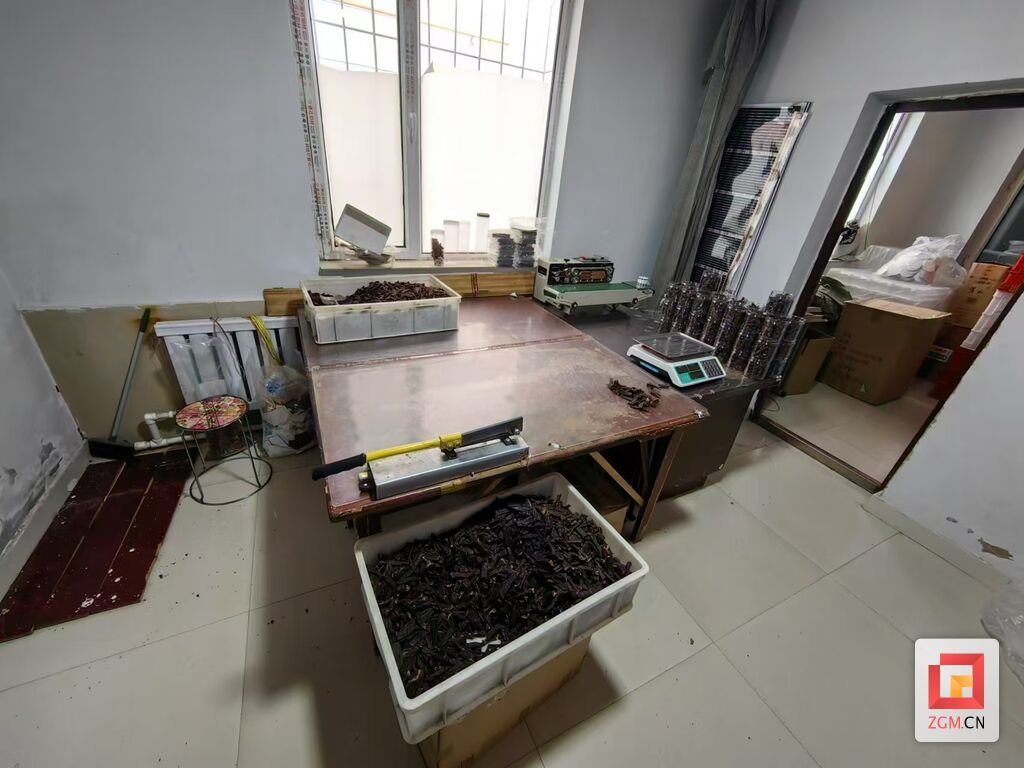 自贡市民买到假牛肉干？高新警方循线破获总案值600余万元的假牛肉干案-3.jpg
