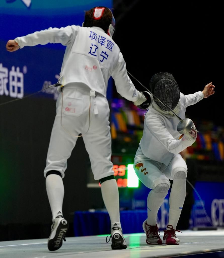 全国击剑锦标赛：余思涵首夺个人冠军-2.jpg