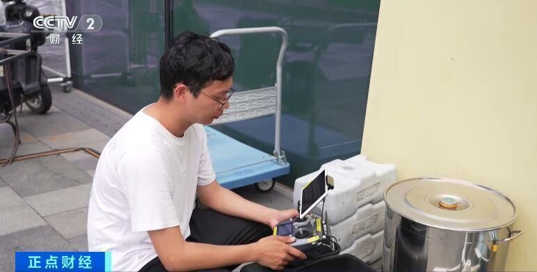 新产业催生新岗位 无人机操控员就业缺口达100万人-3.jpg