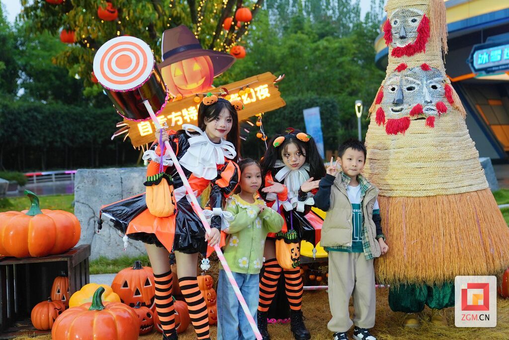 自贡方特重磅开启“原始奇幻夜” 带来16天烟花盛宴-3.jpg