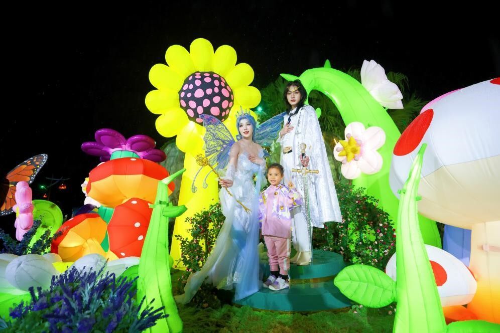 自贡方特重磅开启“原始奇幻夜” 带来16天烟花盛宴-5.jpg