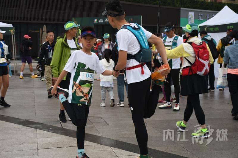 向快乐出发！威远·穹窿天下山径赛参赛选手为威远点赞-3.jpg