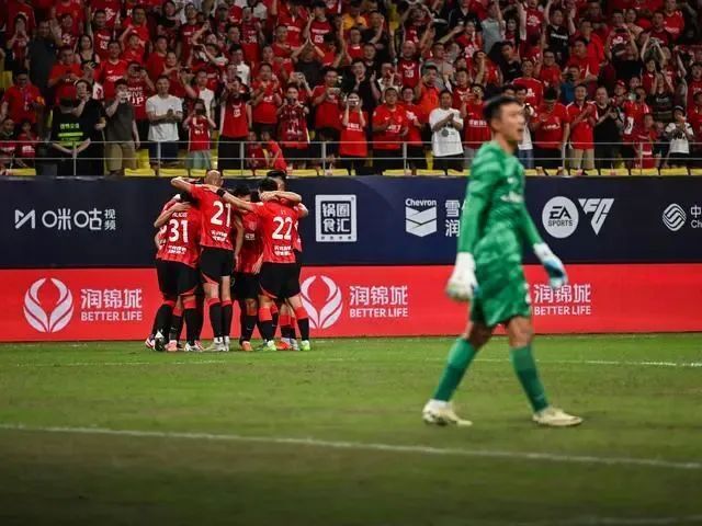 提前锁定！成都蓉城首进亚冠！-2.jpg