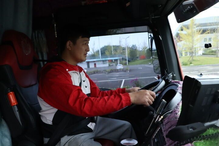 货车司机“冷藏哥”的走红之路-1.jpg