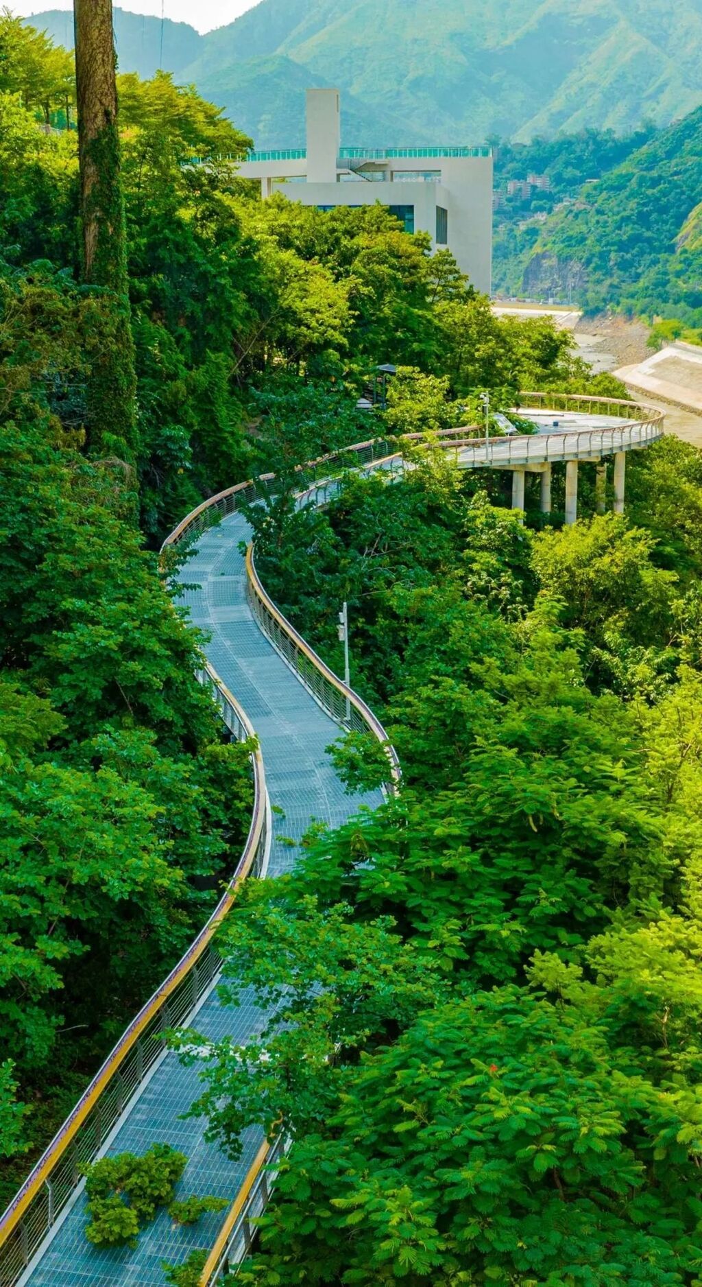 攀枝花：大裂谷如何生出“山海湖”？-10.jpg
