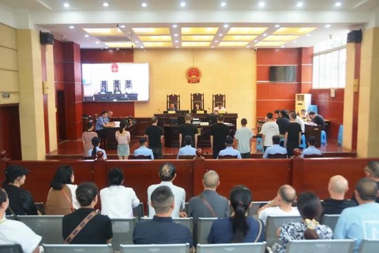 用猪肉干冒充牛肉干开网店销售，非法获利数十万元！8人被判刑-1.jpg