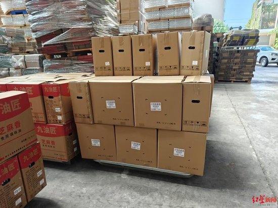涉案650万瓶！成都公安破获一起制售假冒火锅调和油案-3.jpg