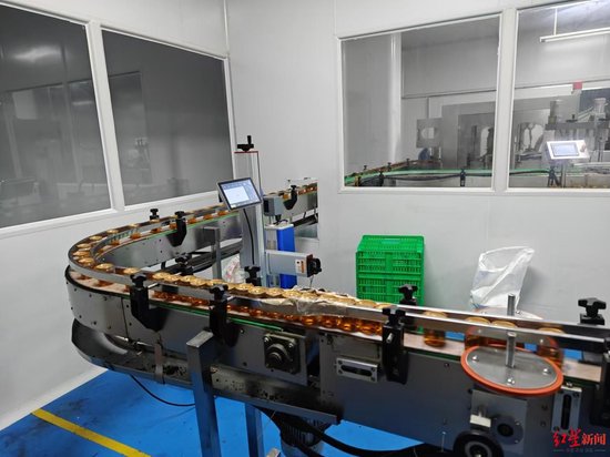 涉案650万瓶！成都公安破获一起制售假冒火锅调和油案-1.jpg