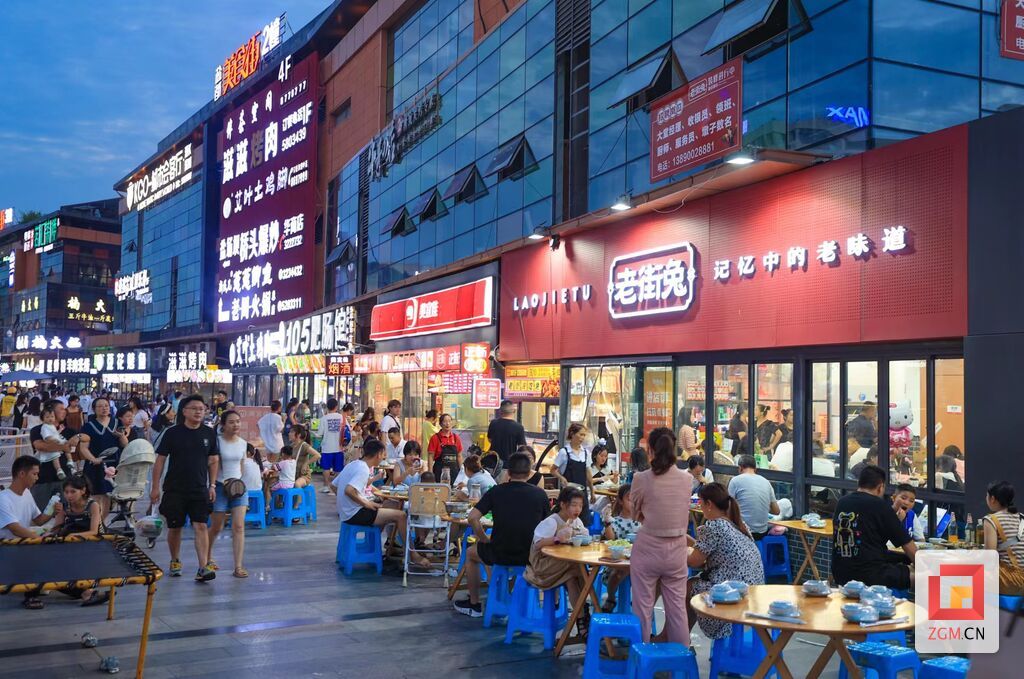 高新区消费市场活力持续释放——“新”潮涌动 “热”力十足-2.jpg