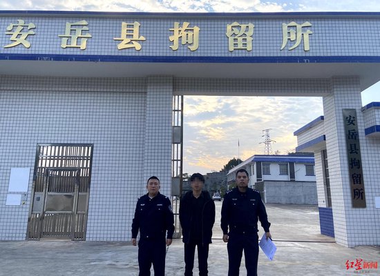 男子无证驾驶无牌赛摩夜间“炸街”，交警：拘3天罚2200元-3.jpg