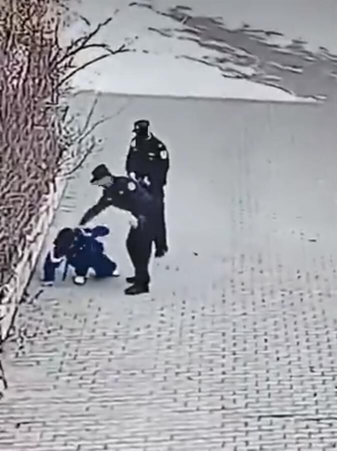宁夏固原一派出所执法人员殴打小学生？警方：当地已成立调查组核查-2.jpg