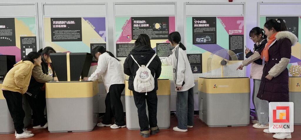 2024年中国流动科技馆四川巡展荣县站活动成功举办 参观者近2万人次-2.jpg