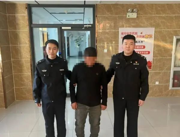 内蒙古一男子侮辱革命先烈，官方通报-1.jpg