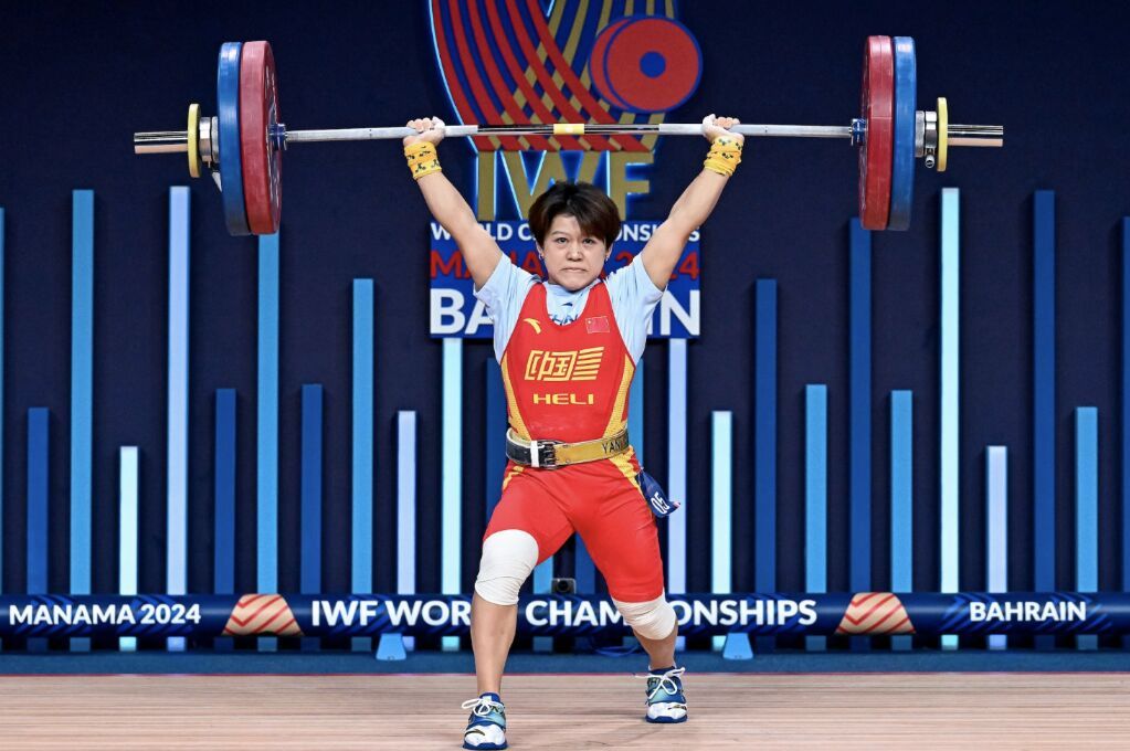 举重世锦赛向林香夺得女子49公斤级抓举金牌-1.jpg