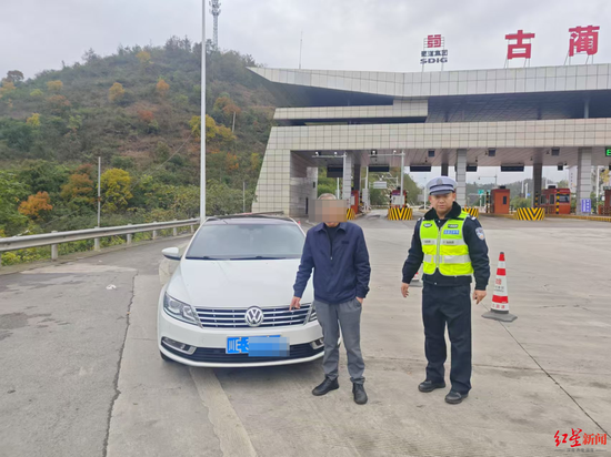男子在高速路无证驾驶被行拘 自称科目三考3次都没过为了练手-1.png