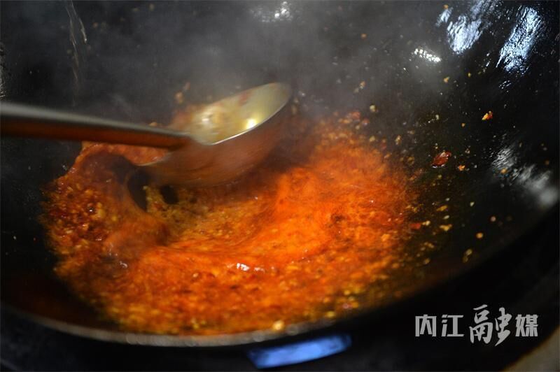 新晋美食名片！内江白乌鱼玩出新花样-8.jpg