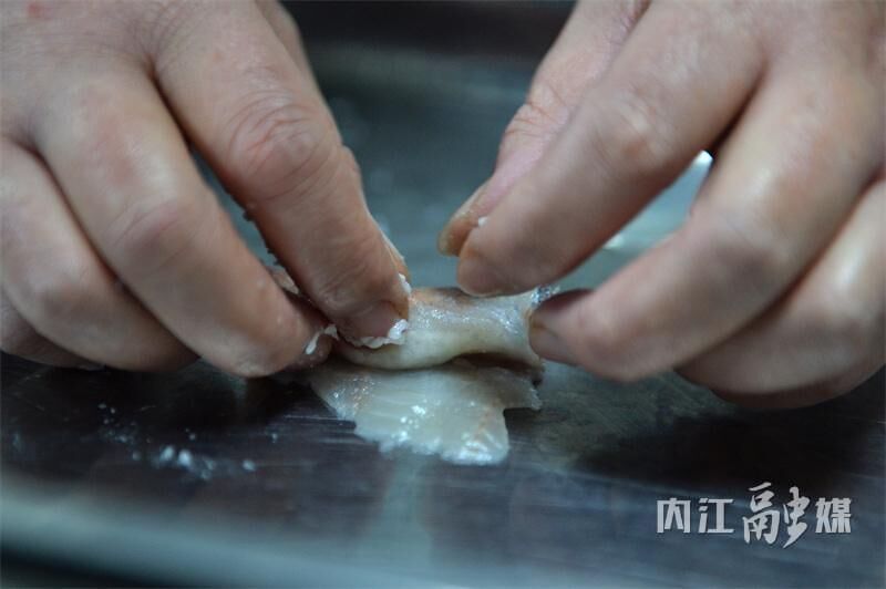 新晋美食名片！内江白乌鱼玩出新花样-5.jpg