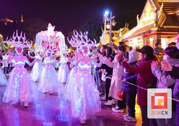在这里邂逅“冰雪奇境” 自贡方特冰雪迎新夜即将开启-5.jpg